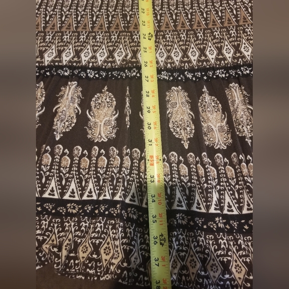 St. John's Bay Woman's Maxi Skirt Long Stretchy Pull On Brown Paisley - Picture 3 of 3